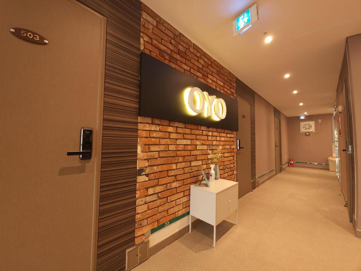 Oyo Hostel Myeongdong 2 Seoul Exterior photo