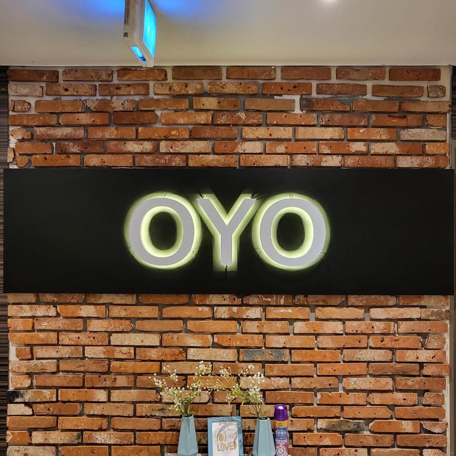 Oyo Hostel Myeongdong 2 Seoul Exterior photo