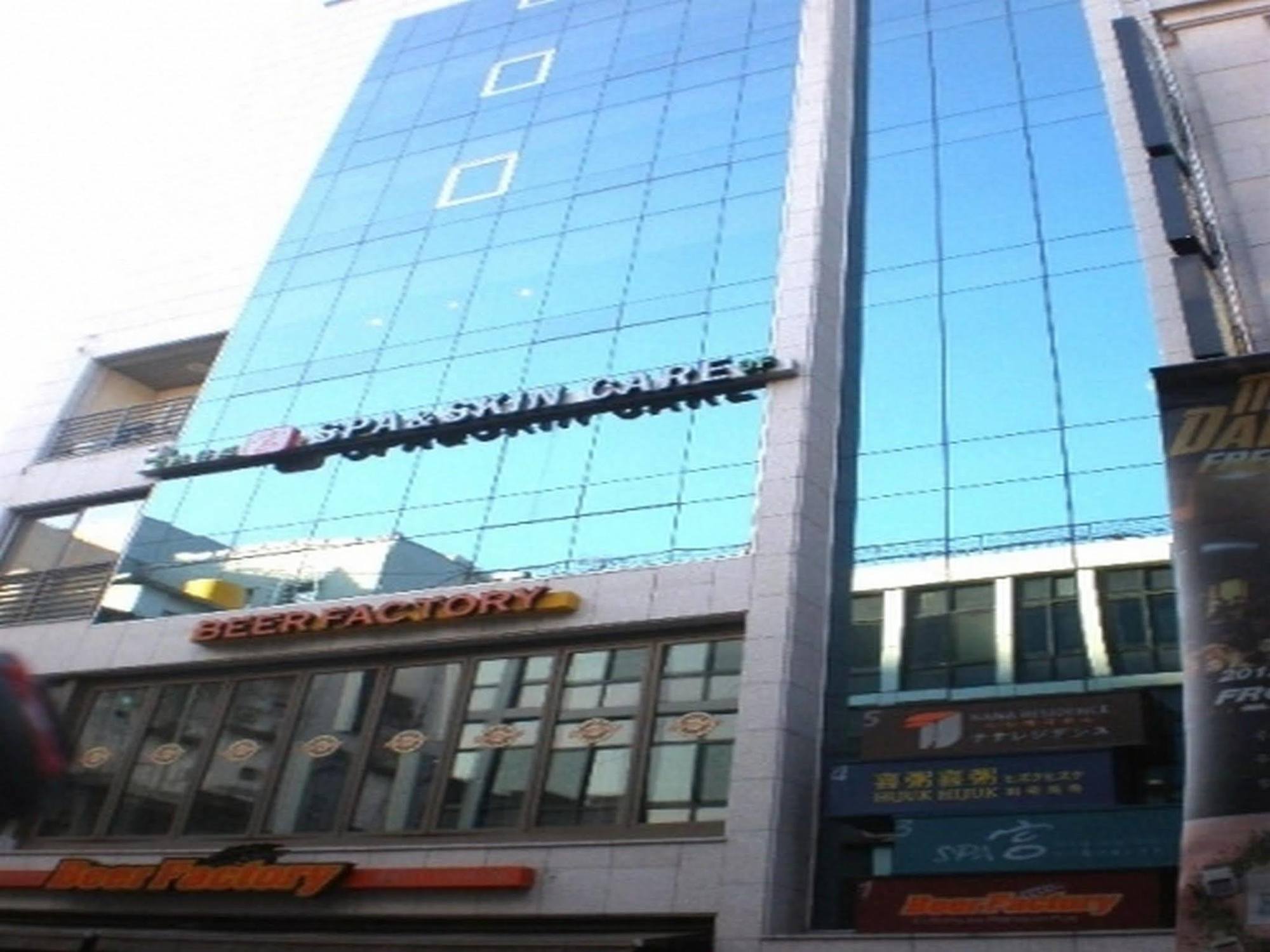 Oyo Hostel Myeongdong 2 Seoul Exterior photo